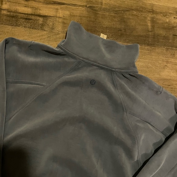 Lululemon Jacket Size 2 - Picture 4 of 4